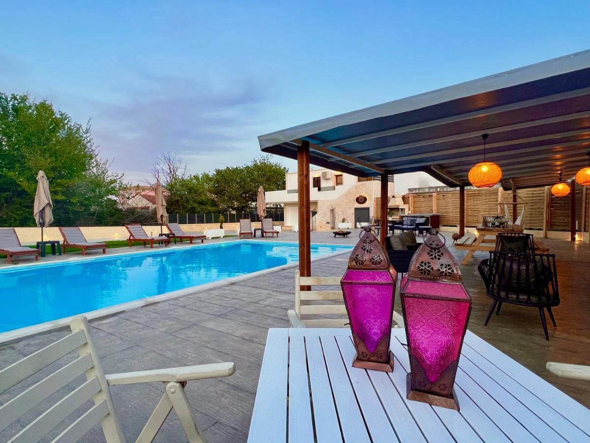 Beach Villa Verano With Private Pool By Dadovillas シダリオン エクステリア 写真